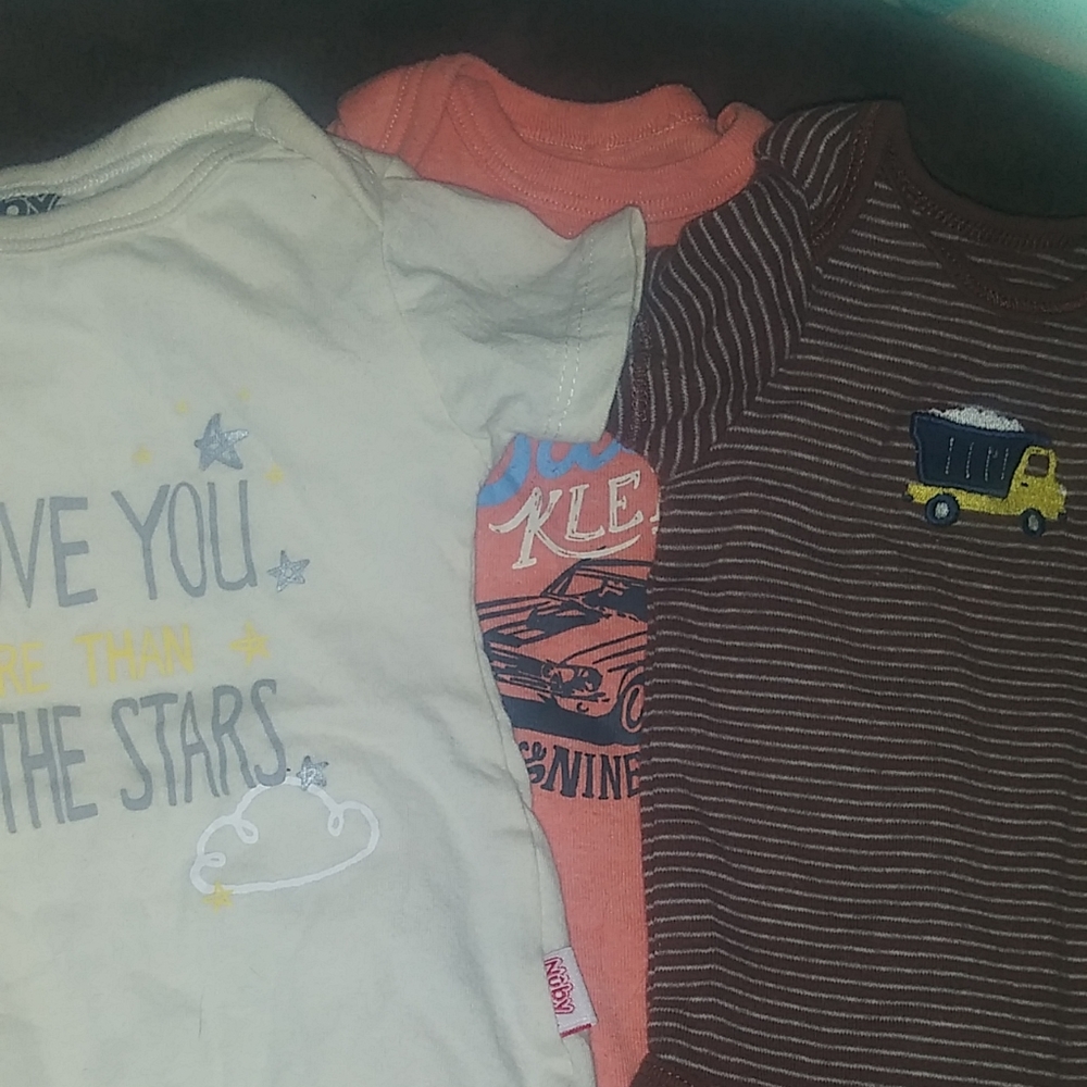 Carter's onesies - Picture 2 of 4